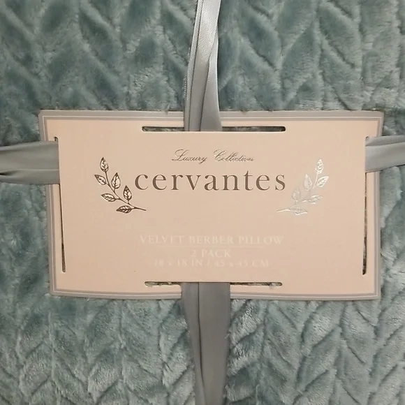 BRAND NEW velvet berber accent pillows! - Picture 2 of 7